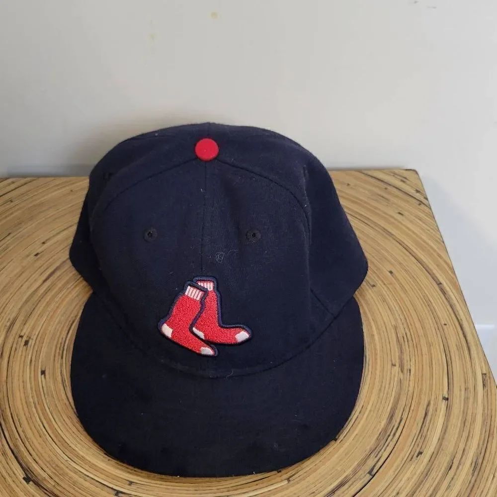 New Era 59Fifty On Field MLB Hat Boston Red Sox Size 7 Black Embroidered
